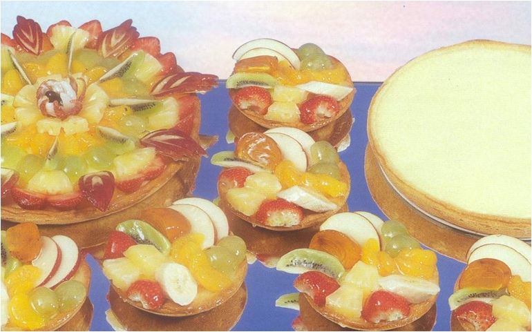 Домашний сливочный пирог с ягодами или фруктами. Домашний сливочный пирог с ягодами или фруктами.